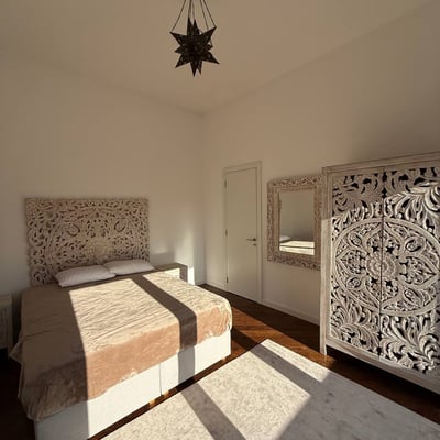 Аренда просторной 4-комнатной квартиры с видом на Ботанический сад, 92 м², центр Белграда, Сербия